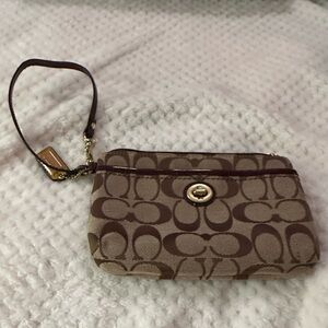 Coach Park Signature Medium Wristlet - Khaki/Burgundy